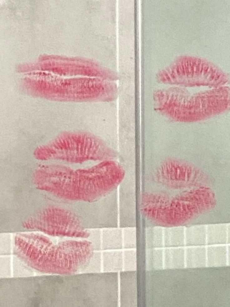 lipstick on mirror 1
